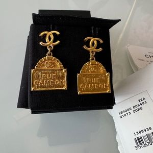 Chanel earrings 2022 Rue Cambon